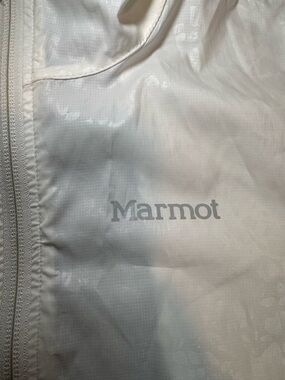Marmot womens windbreaker jacket with hood-size S/P(18x27x25)